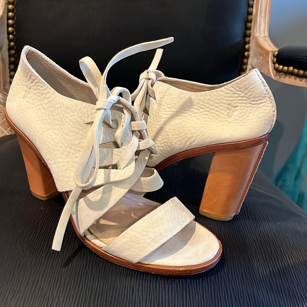 SALE! Frye Cream Ivory women's 9 Sophia Tie-On Leather Upper Leather Block 4" H